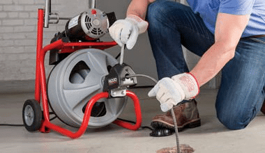 How does a drain cleaning work?