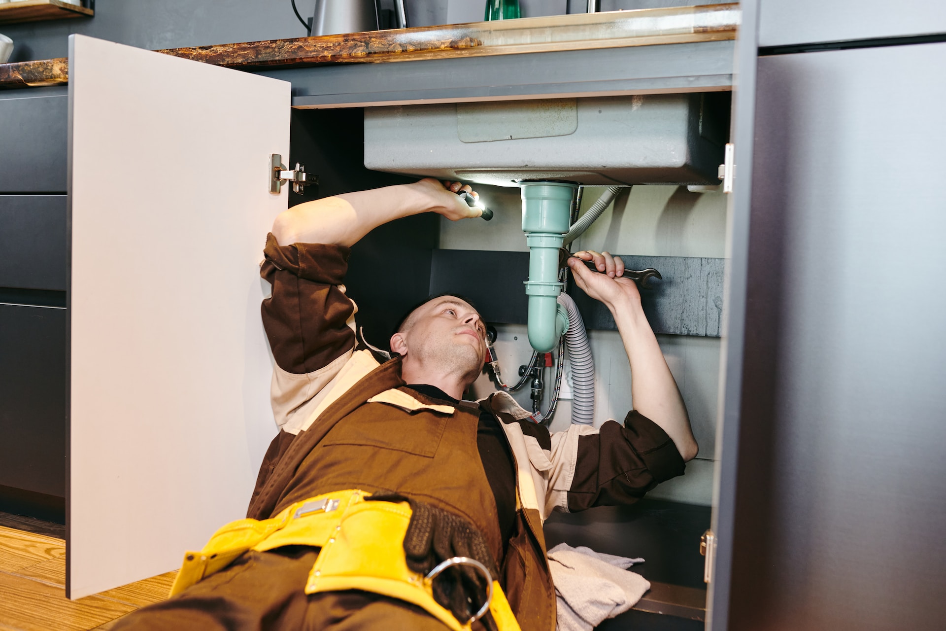 Top 5 Signs Your Home Needs Professional Plumbing Services